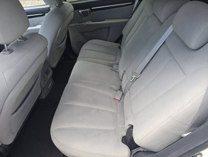 2009 Hyundai Santa Fe - $7,999