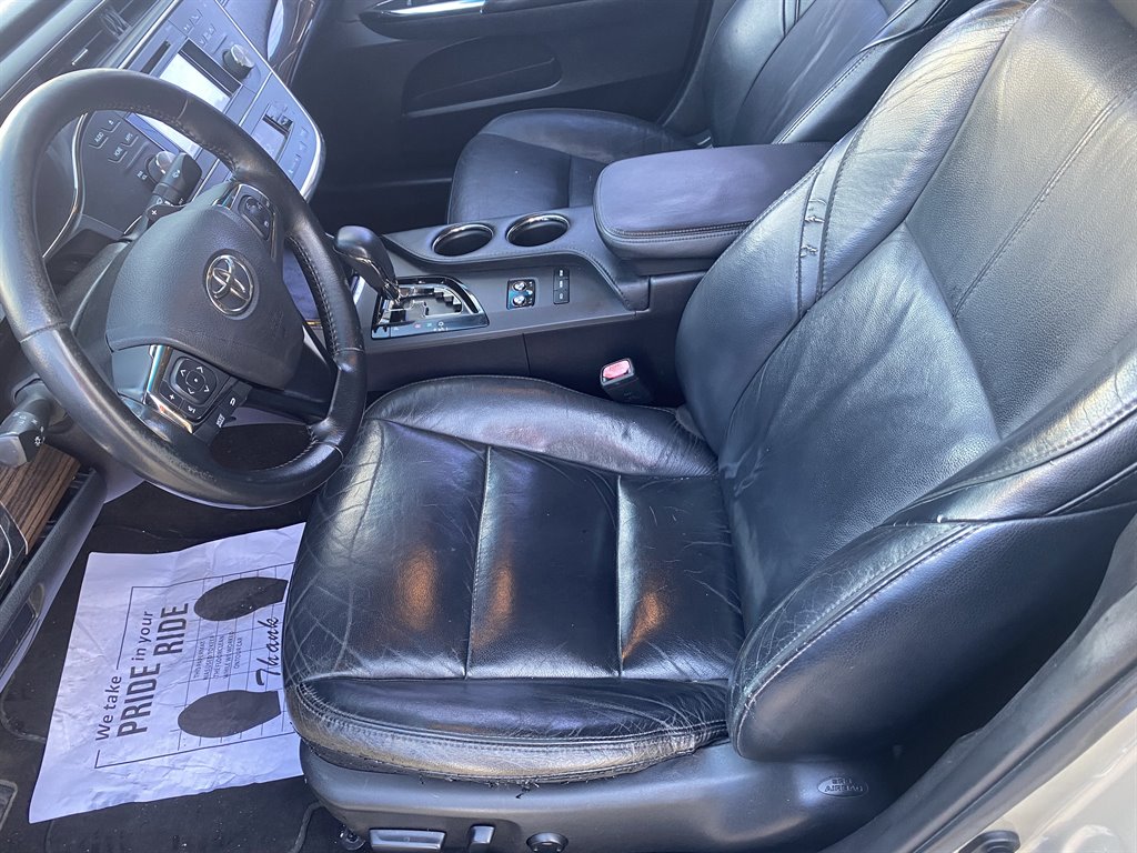2015 Toyota Avalon - $15,996
