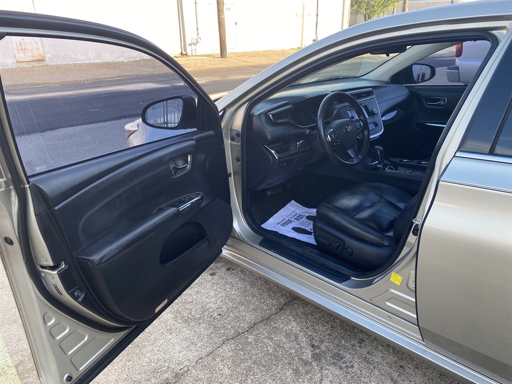 2015 Toyota Avalon - $15,996