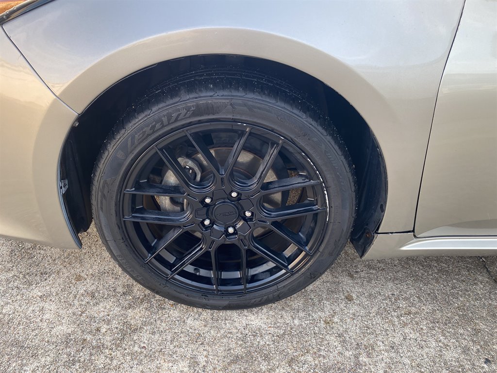 2015 Toyota Avalon - $15,996