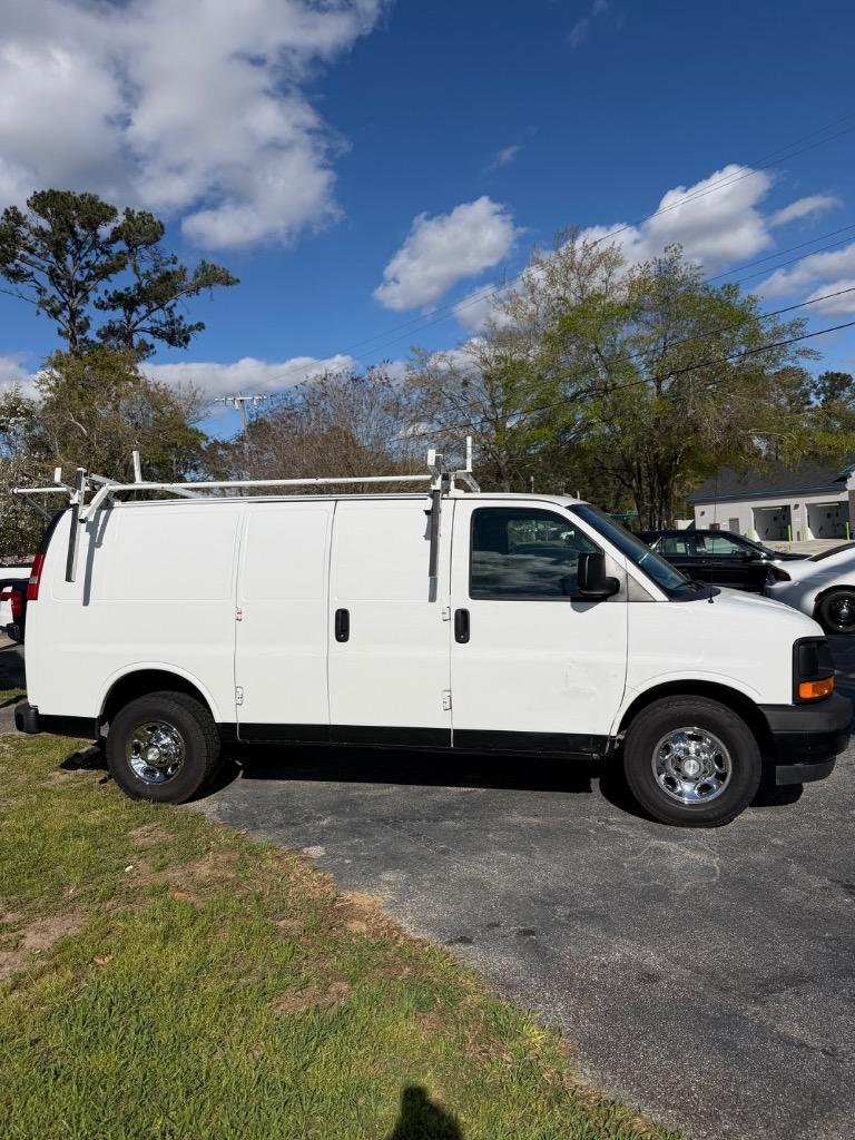 2017 Chevrolet Express - $9,900