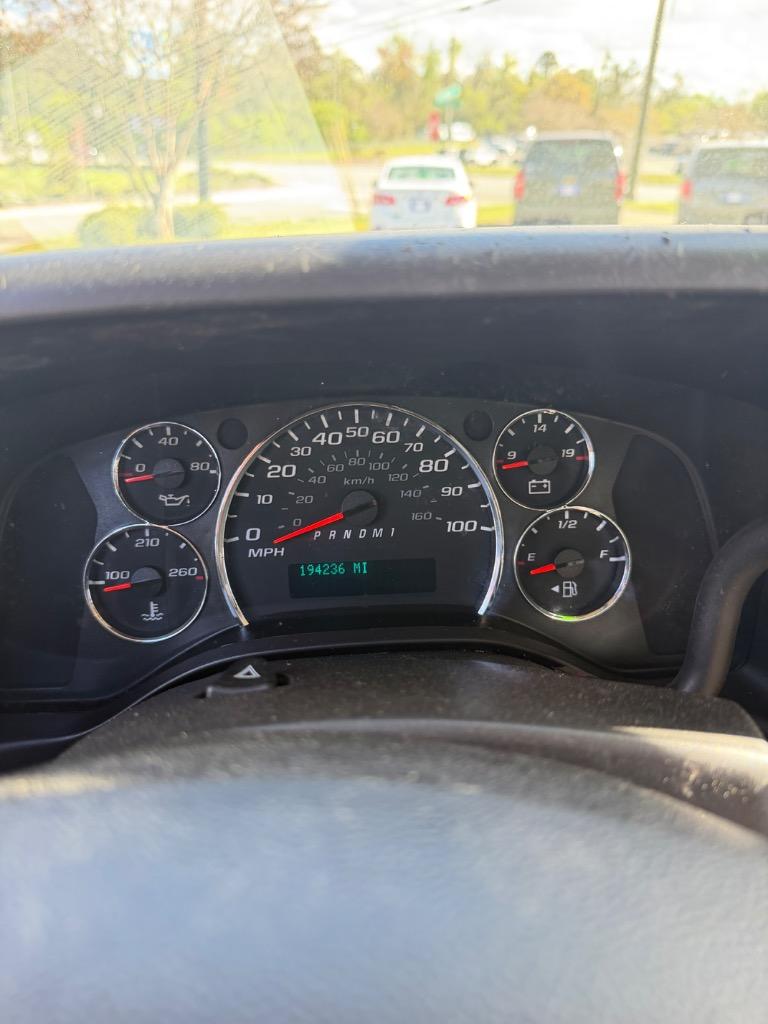 2017 Chevrolet Express - $9,900