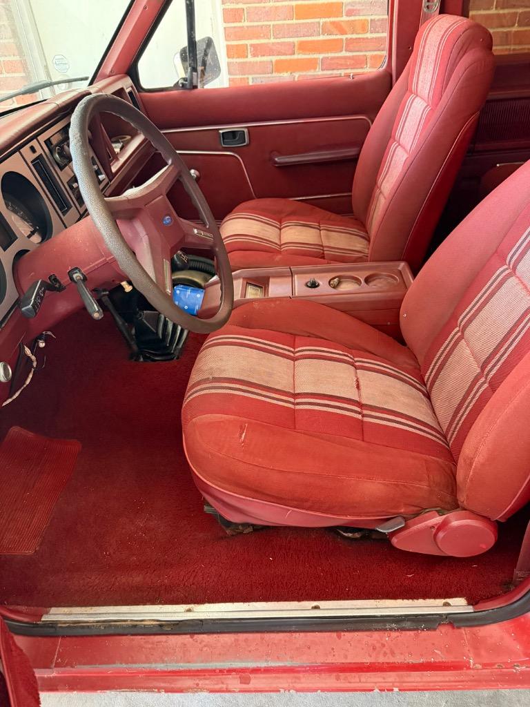 1984 Ford Bronco - $5,900