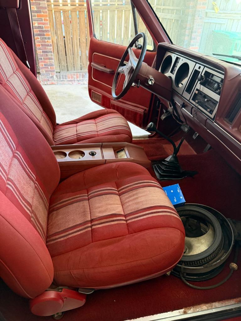 1984 Ford Bronco - $5,900