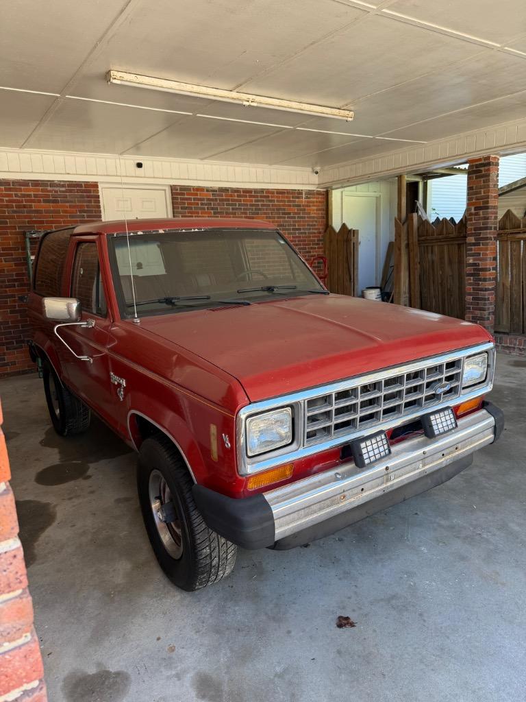 1984 Ford Bronco - $5,900