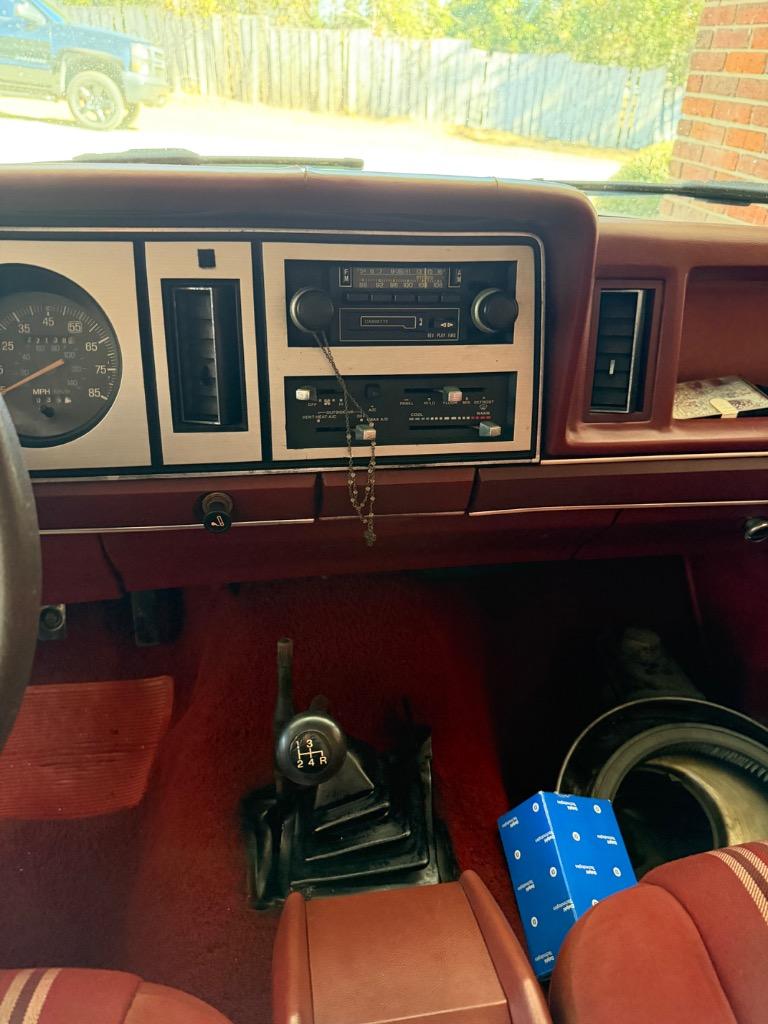 1984 Ford Bronco - $5,900