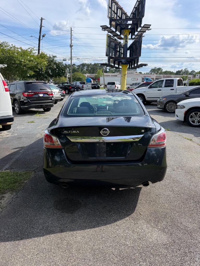 2015 Nissan Altima - $8,900