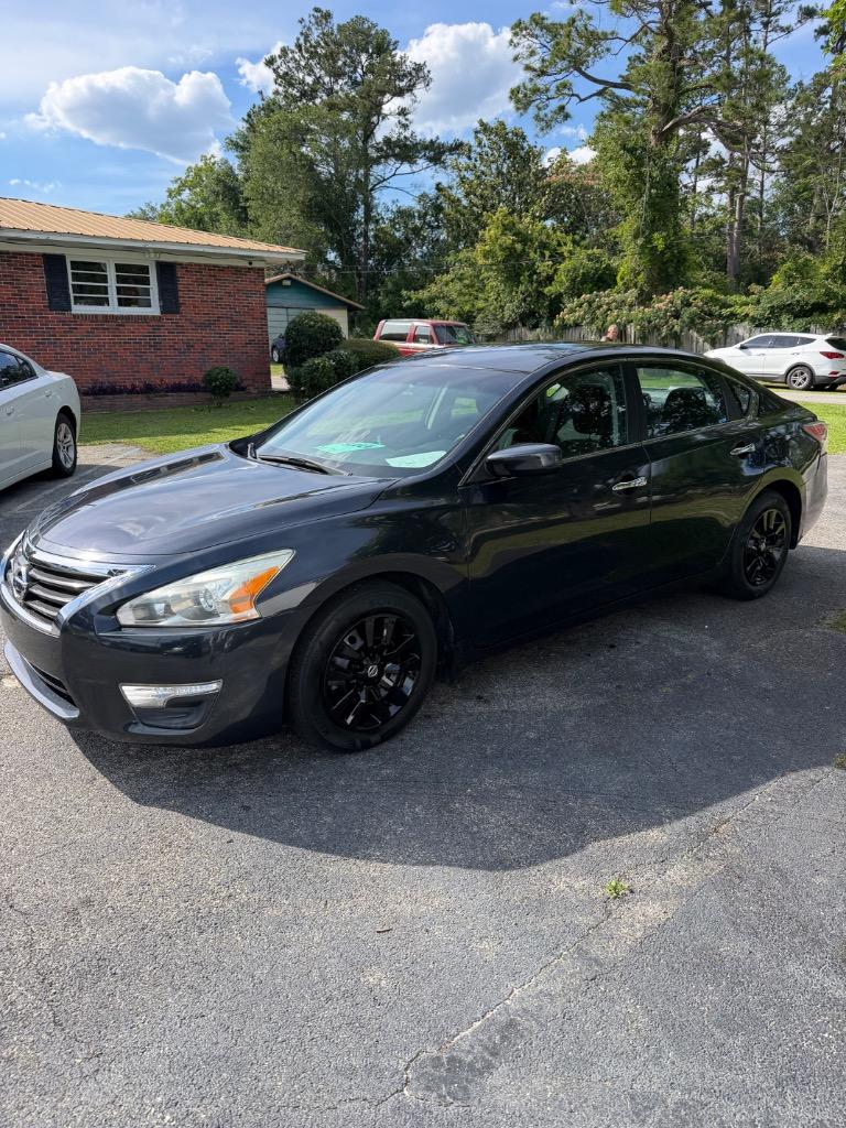 2015 Nissan Altima - $8,900