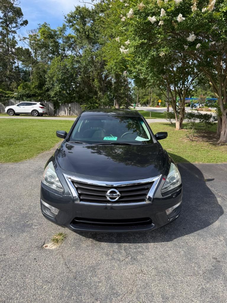 2015 Nissan Altima - $8,900
