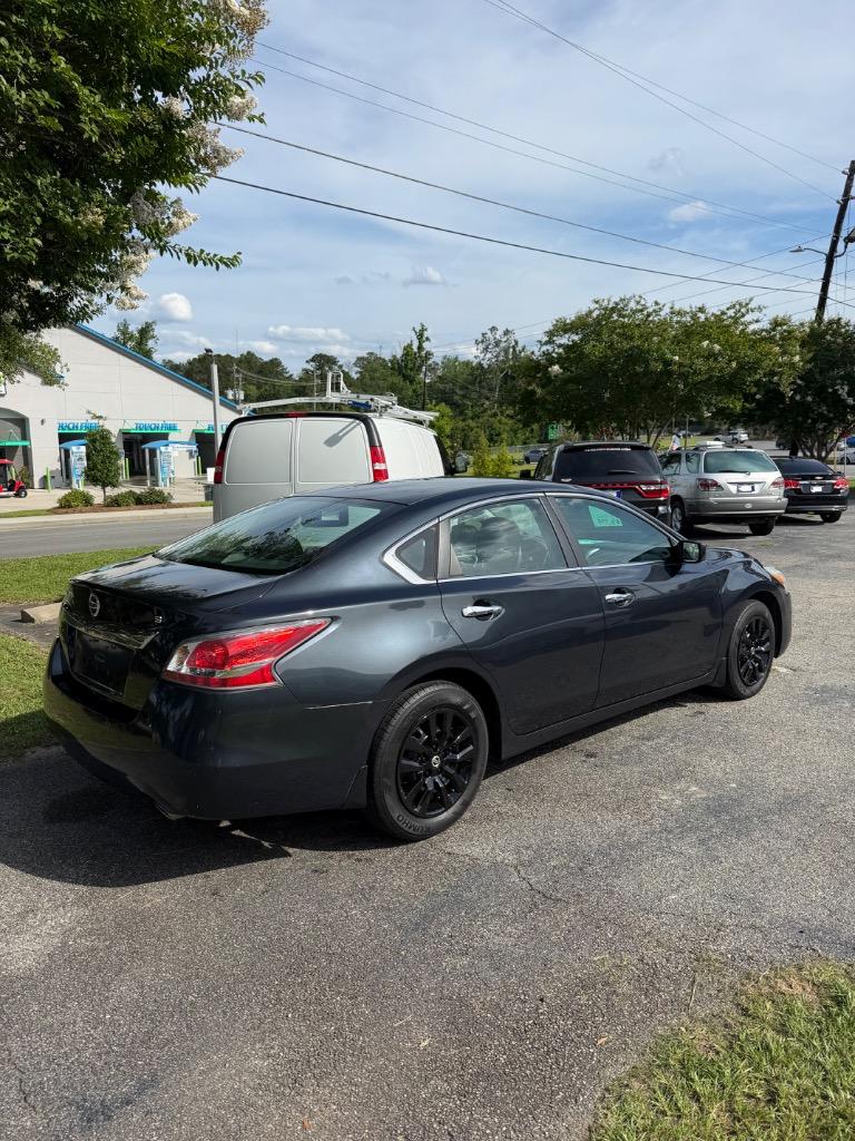 2015 Nissan Altima - $8,900