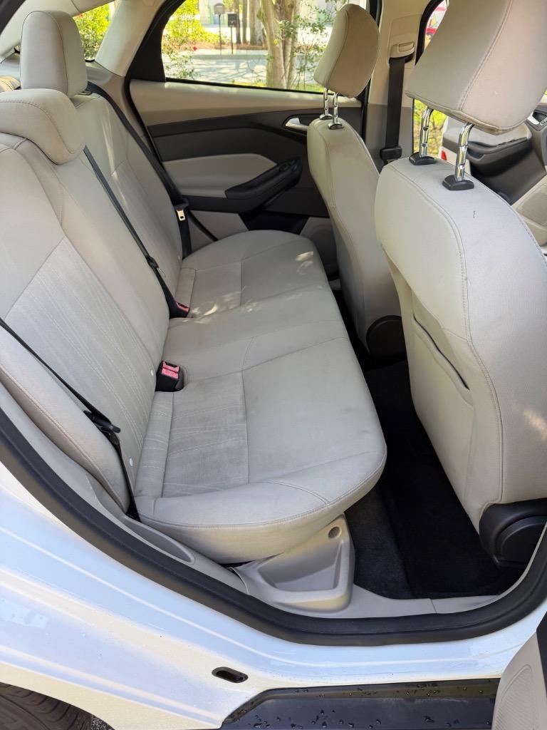 2015 Ford Focus - $5,900