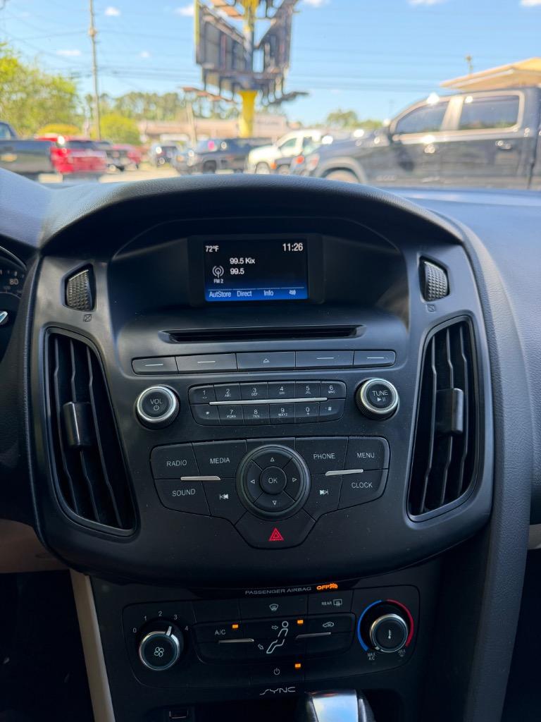 2015 Ford Focus - $5,900