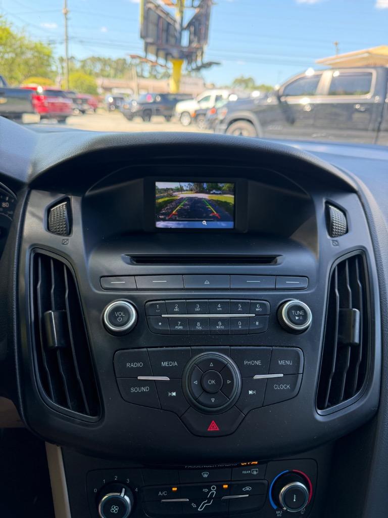 2015 Ford Focus - $5,900