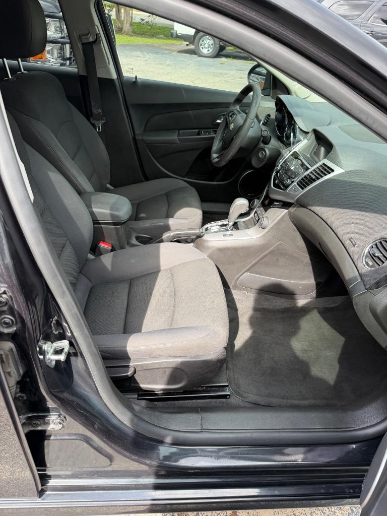 2016 Chevrolet Cruze - $7,900