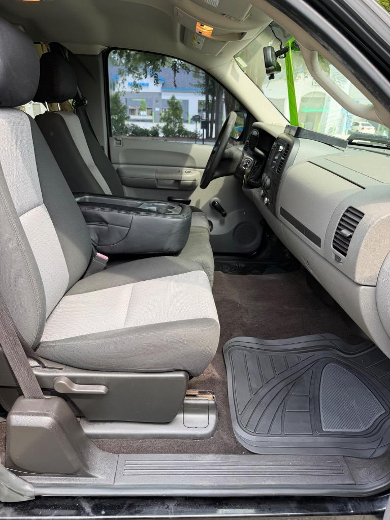 2009 Chevrolet Silverado - $6,900