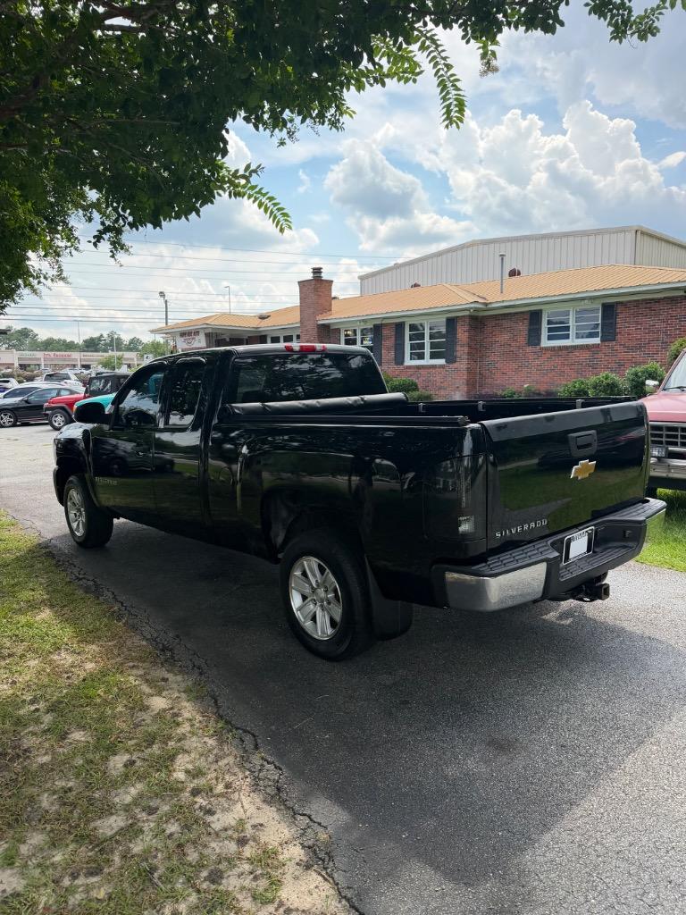 2009 Chevrolet Silverado - $6,900