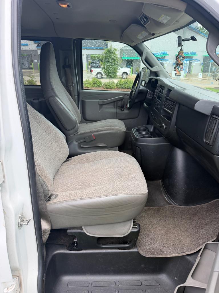 2016 Chevrolet Express - $13,900