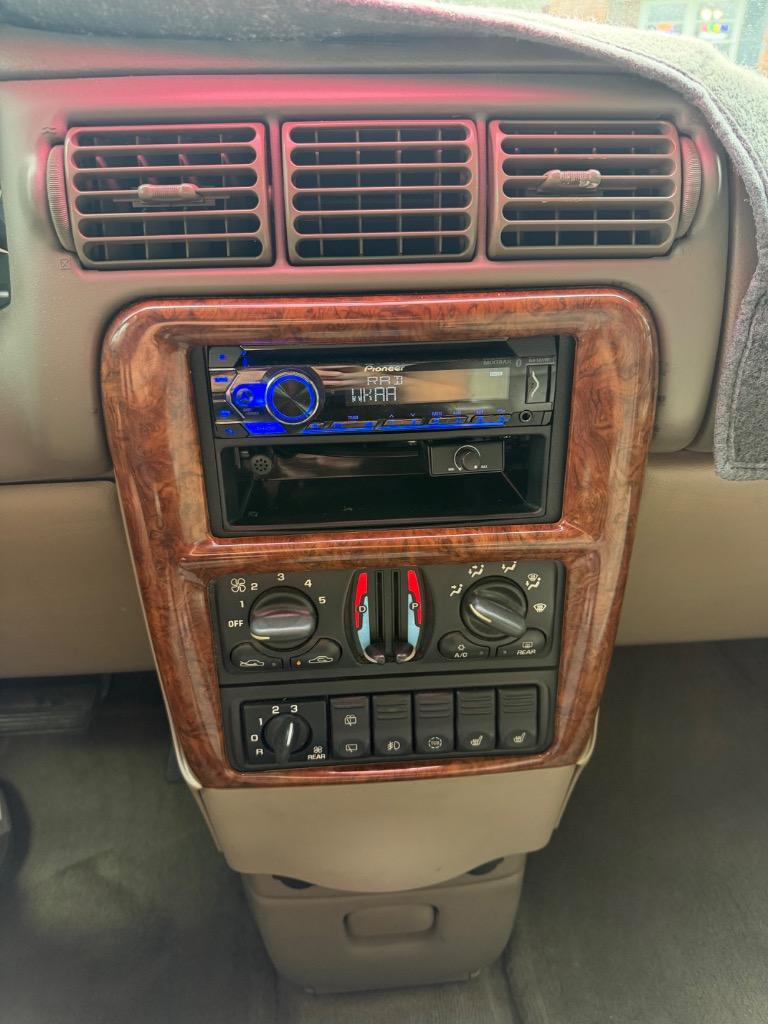 2002 Oldsmobile Silhouette - $4,900