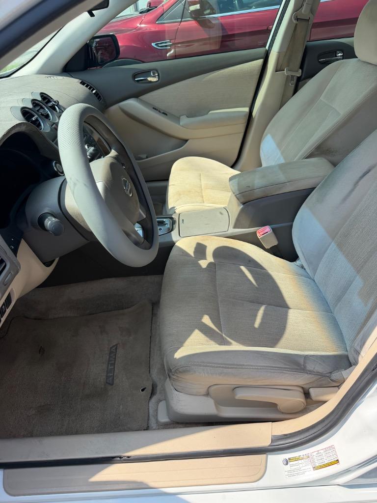2012 Nissan Altima - $4,900