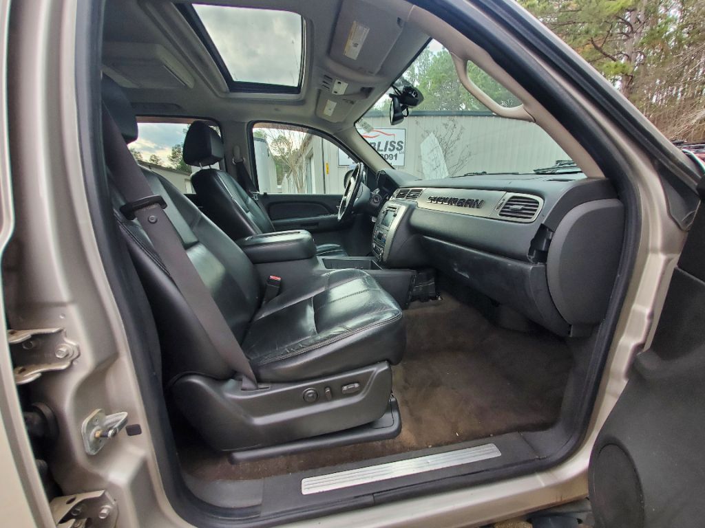 2007 Chevrolet Suburban - $5,990