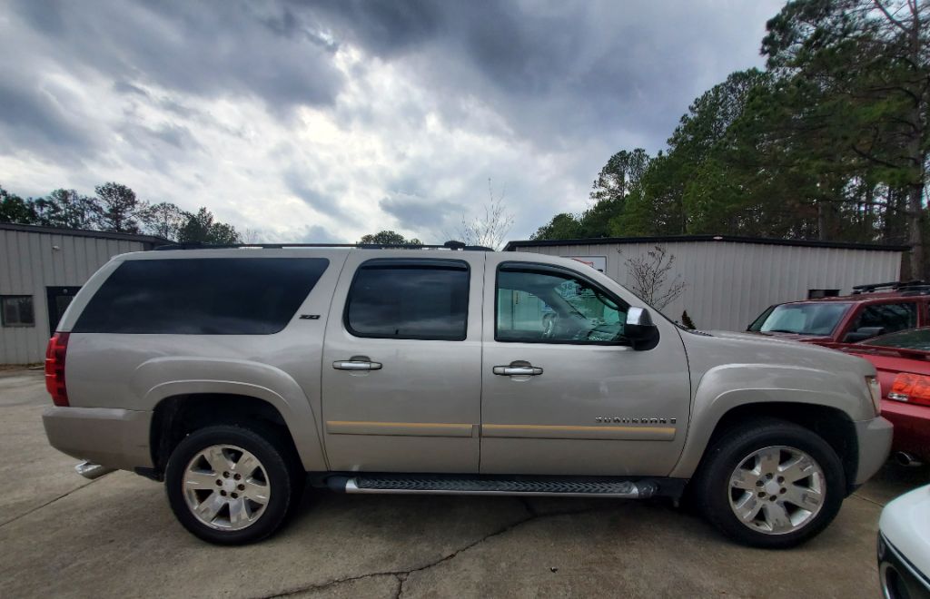 2007 Chevrolet Suburban - $5,990