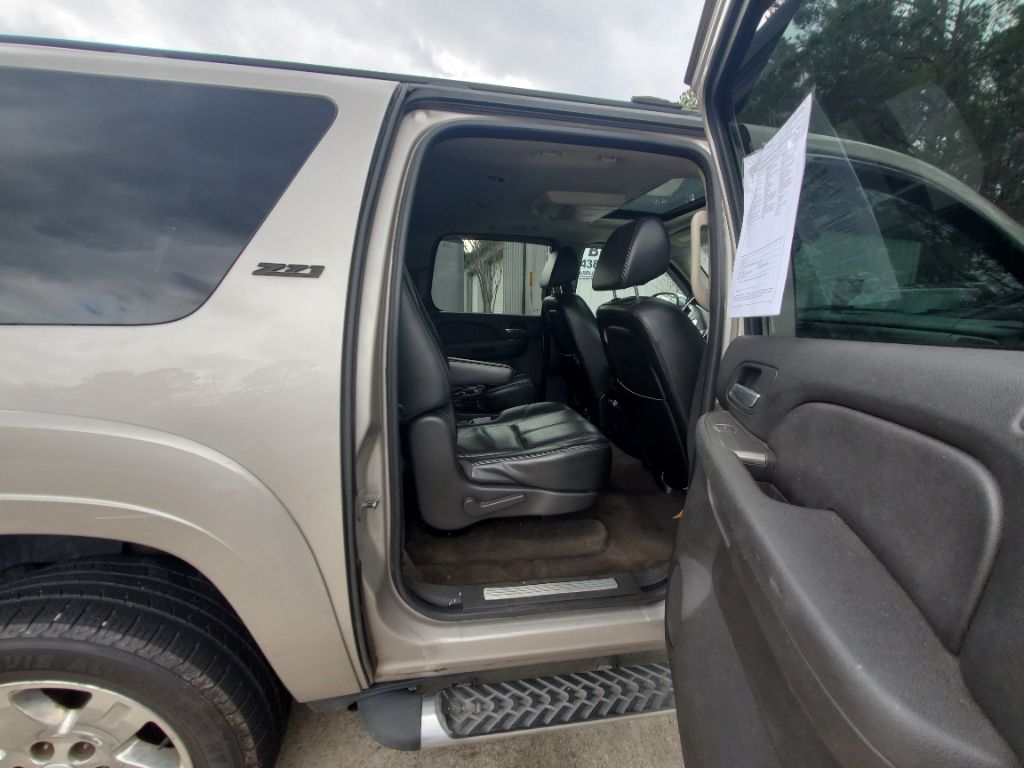 2007 Chevrolet Suburban - $5,990