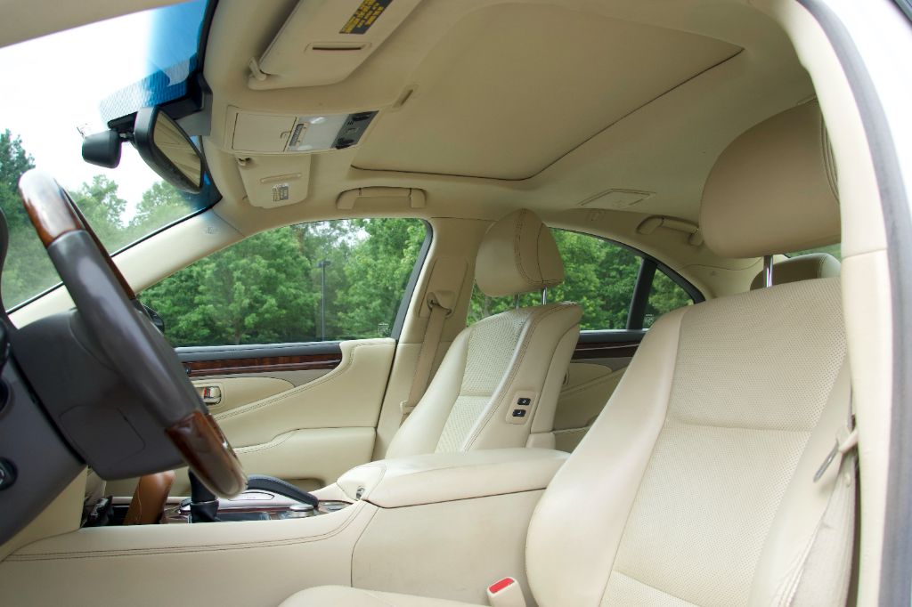 2017 Lexus LS - $22,990