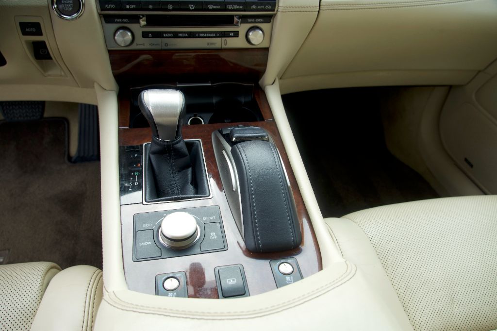 2017 Lexus LS - $22,990