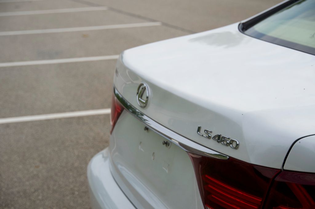 2017 Lexus LS - $22,990