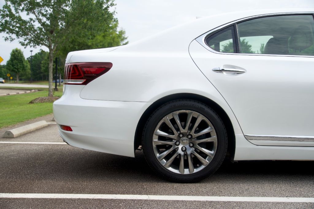 2017 Lexus LS - $22,990
