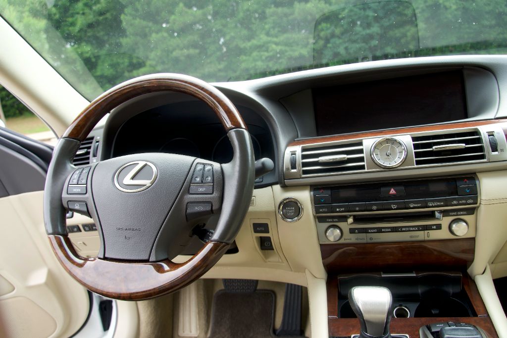 2017 Lexus LS - $22,990