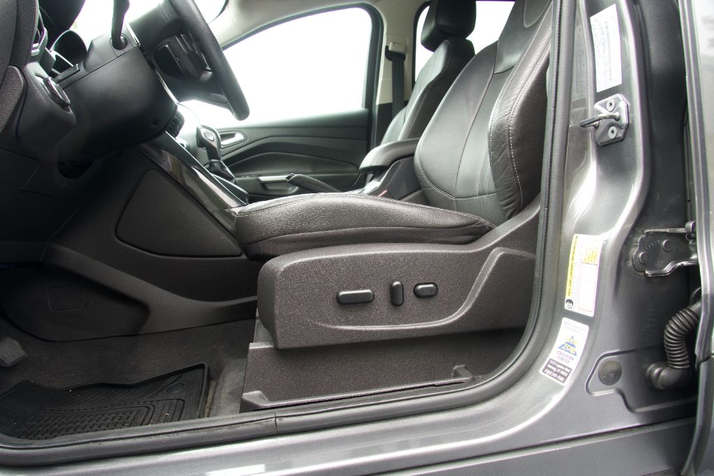 2013 Ford Escape - $8,999