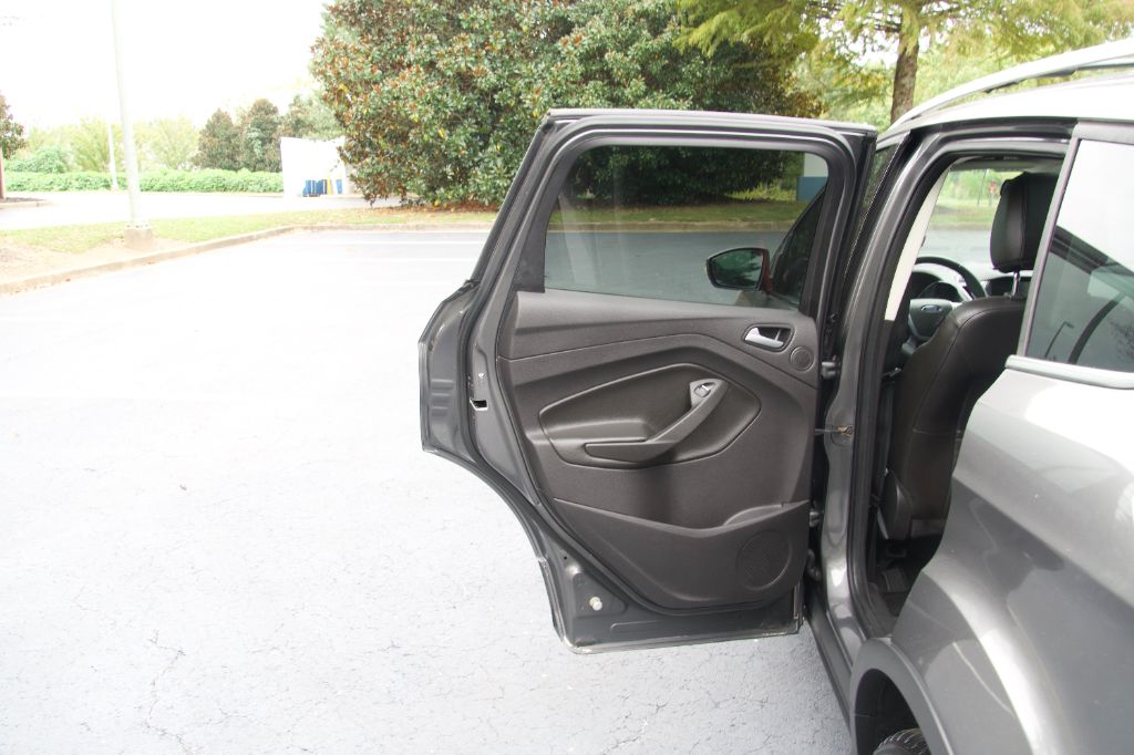 2013 Ford Escape - $8,999