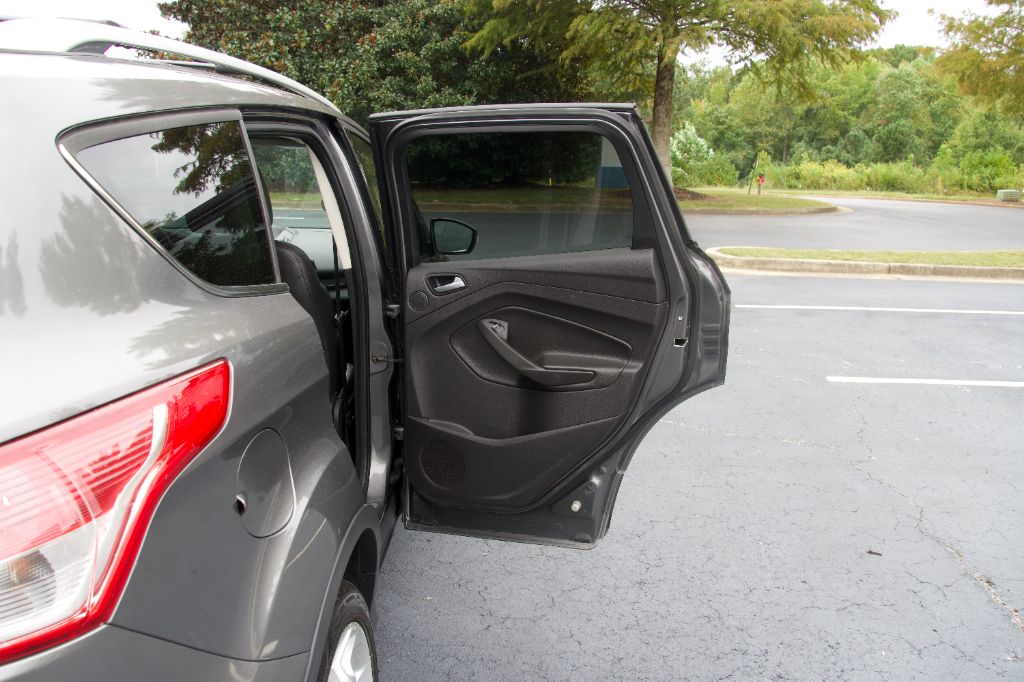 2013 Ford Escape - $8,999