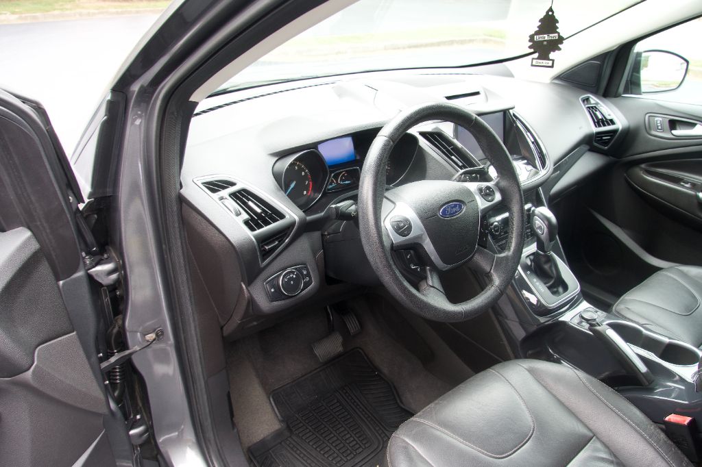 2013 Ford Escape - $8,999