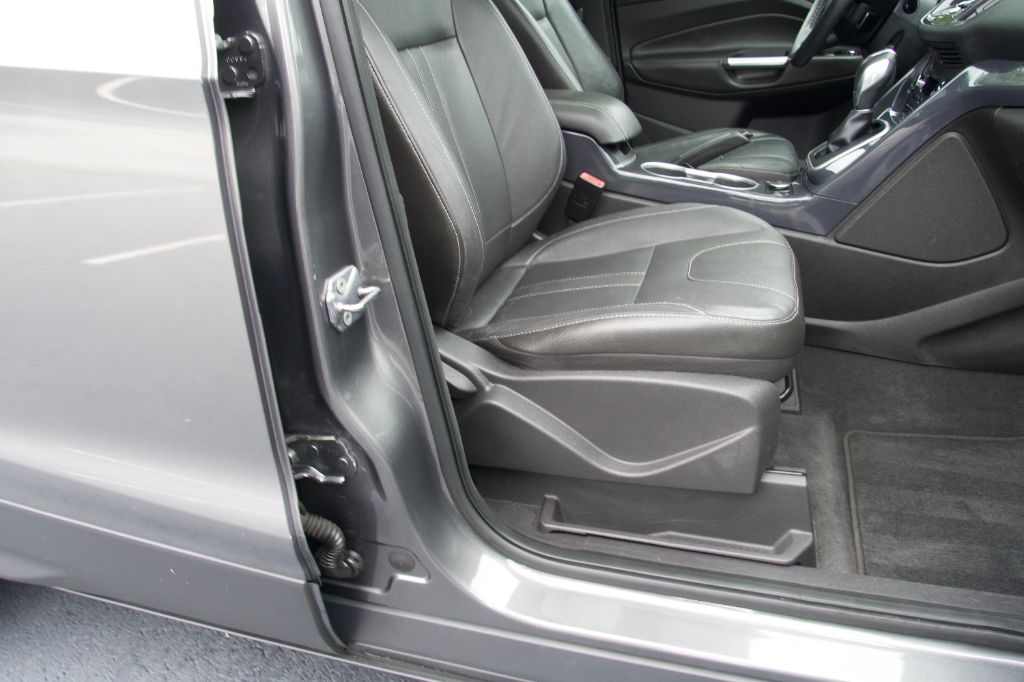 2013 Ford Escape - $8,999