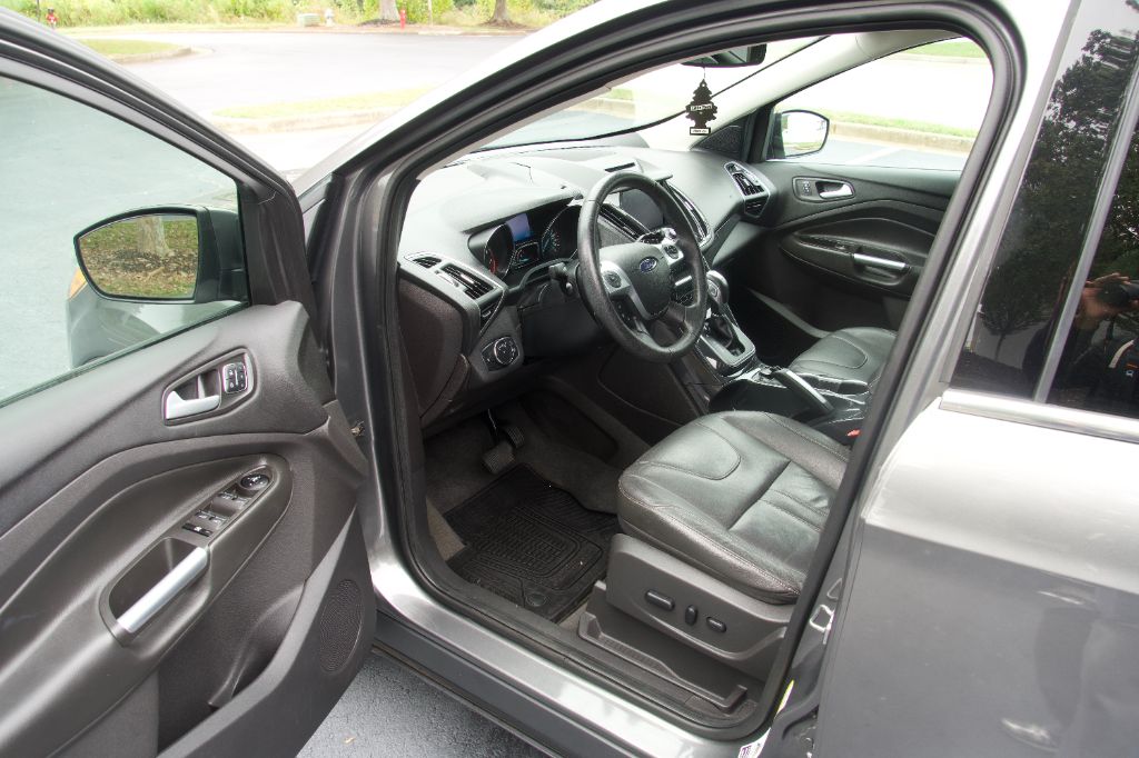 2013 Ford Escape - $8,999