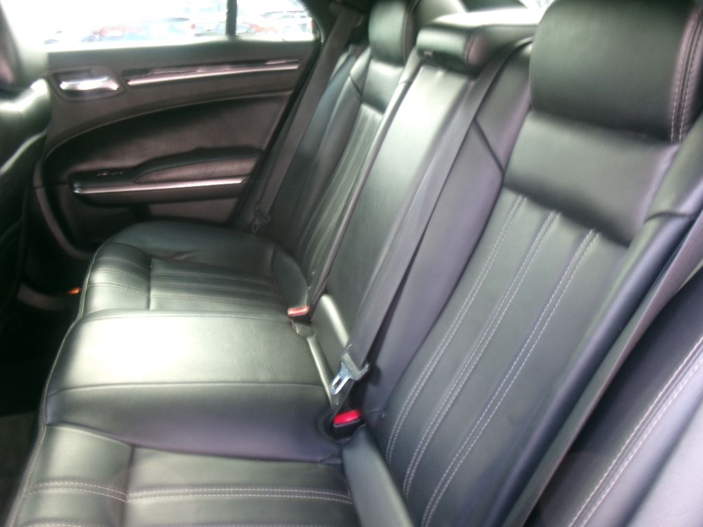 2018 Chrysler 300 - $9,999
