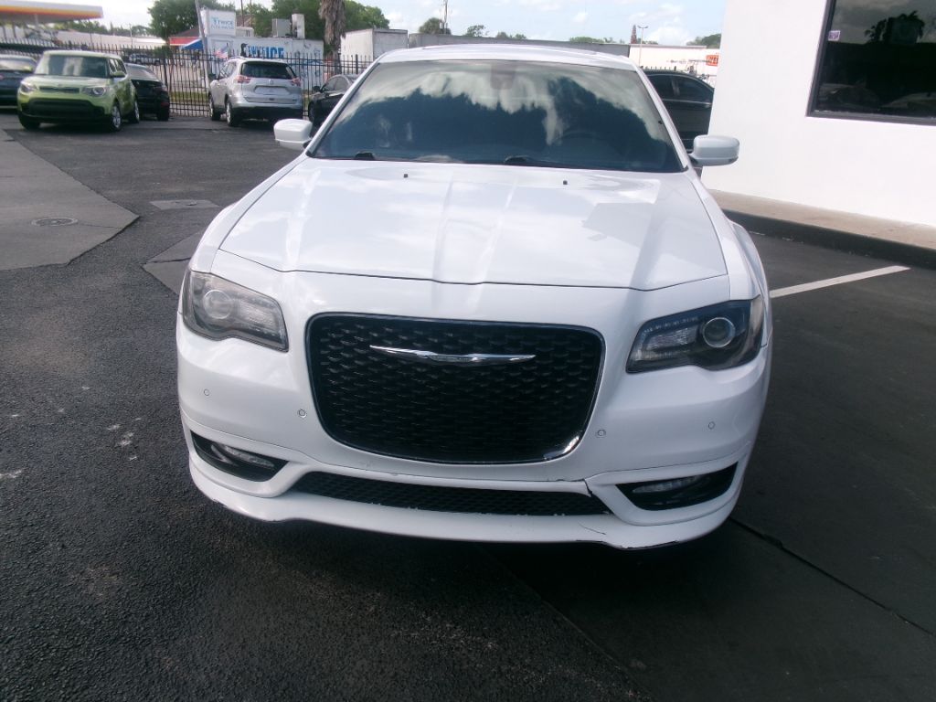 2018 Chrysler 300 - $9,999