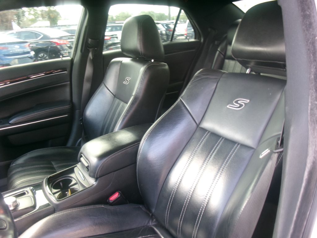 2018 Chrysler 300 - $9,999