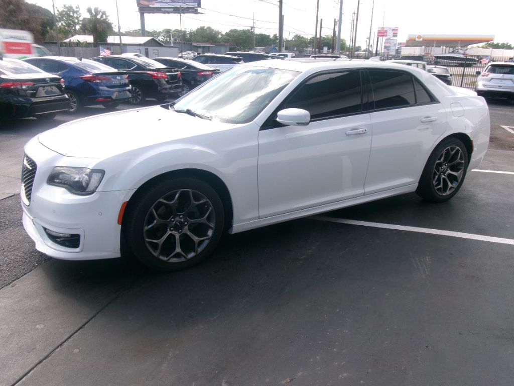 2018 Chrysler 300 - $9,999