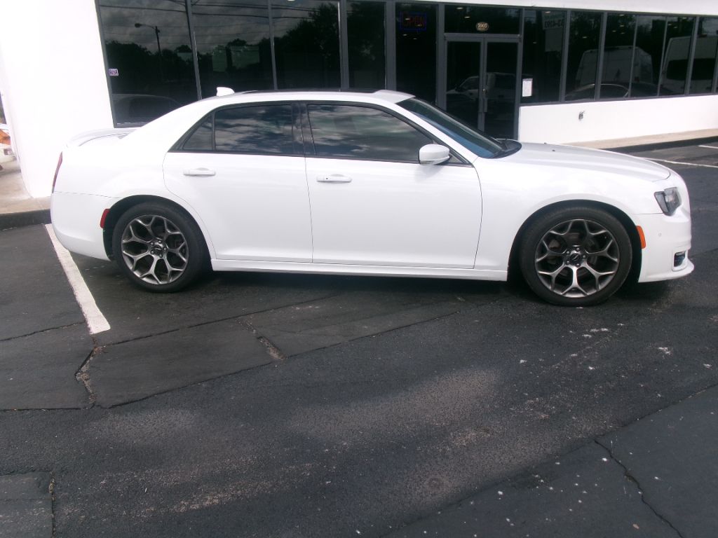 2018 Chrysler 300 - $9,999