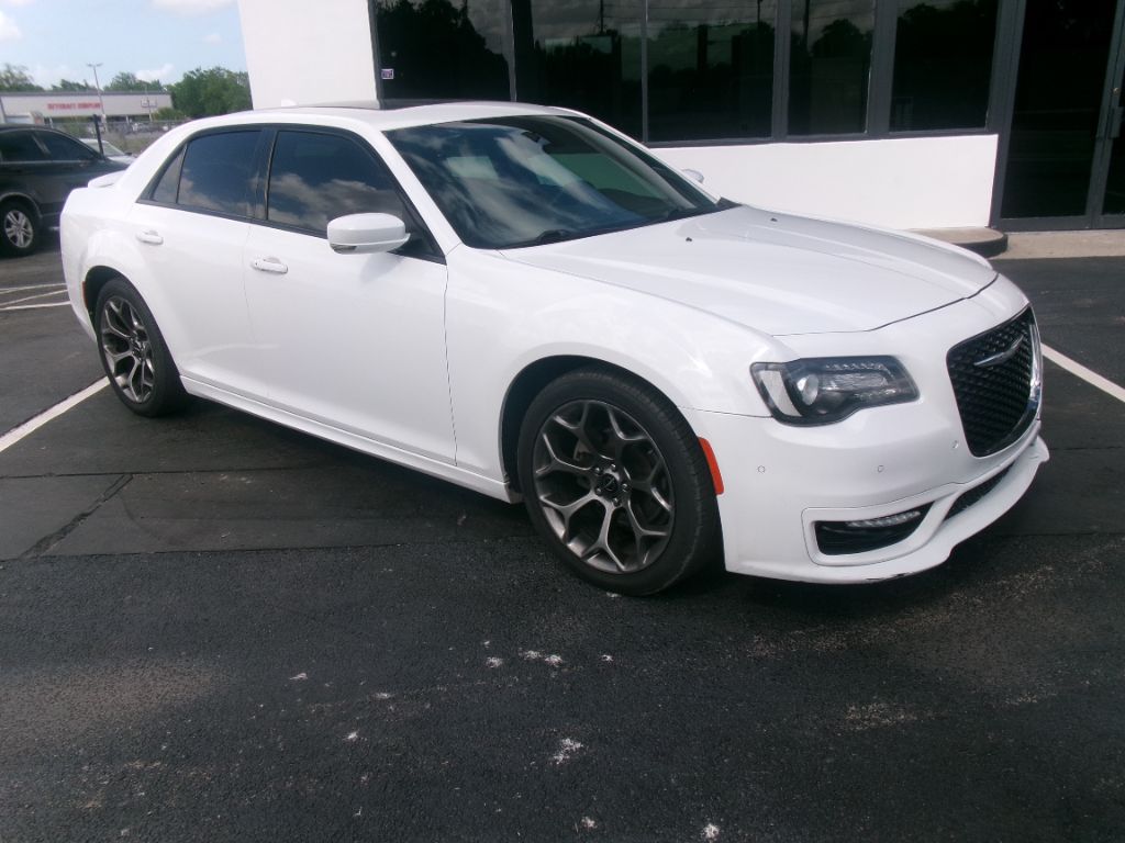 2018 Chrysler 300 - $9,999