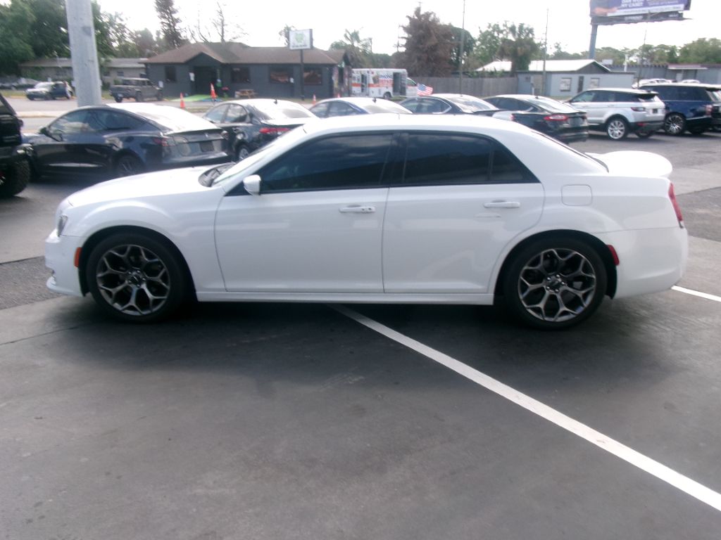 2018 Chrysler 300 - $9,999