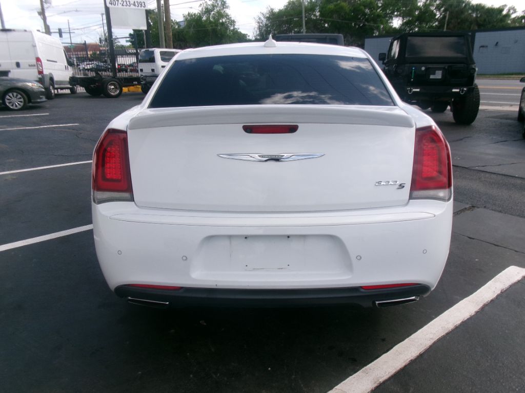 2018 Chrysler 300 - $9,999