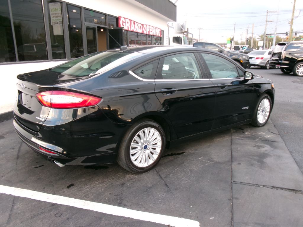 2016 Ford Fusion - $8,999