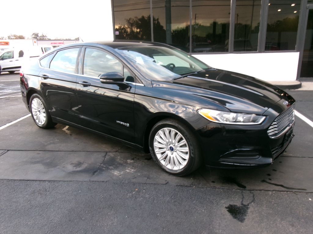2016 Ford Fusion - $8,999