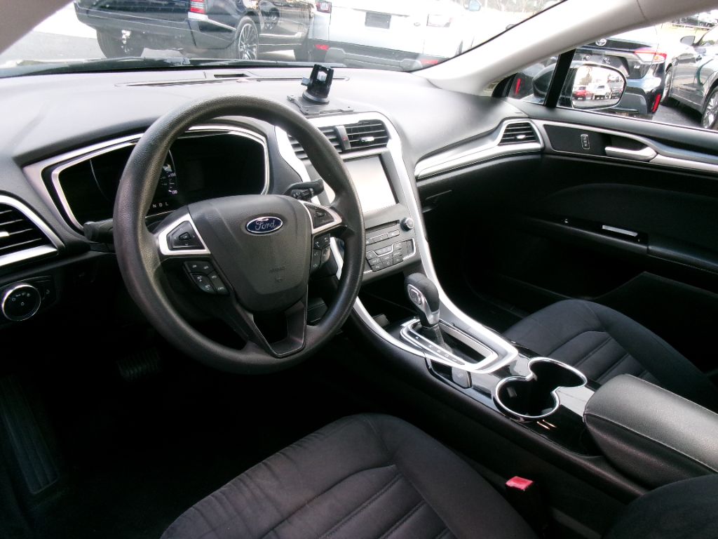 2016 Ford Fusion - $8,999
