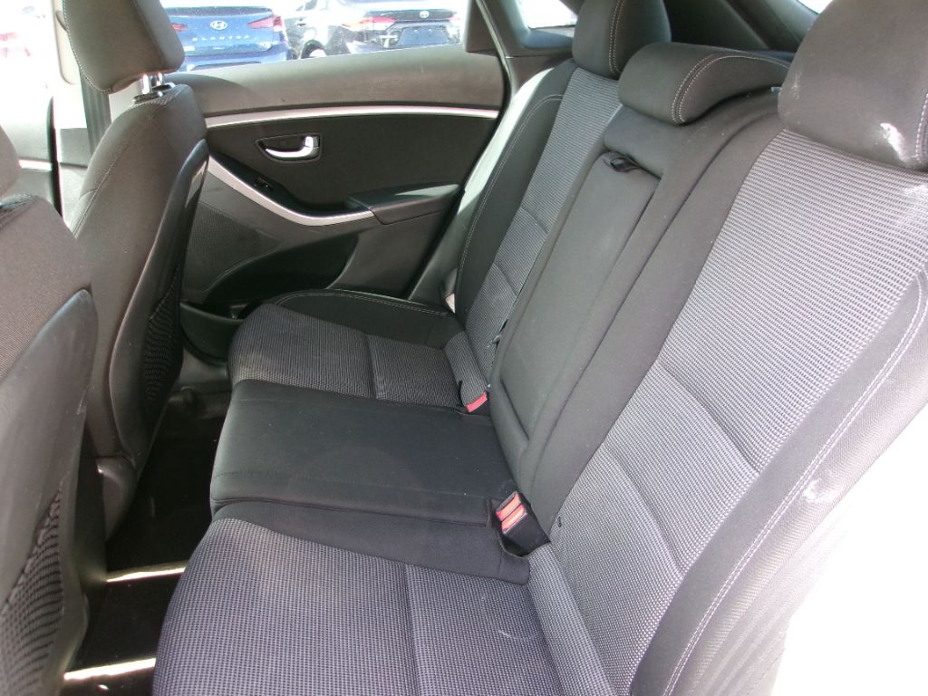 2017 Hyundai Elantra - $8,999