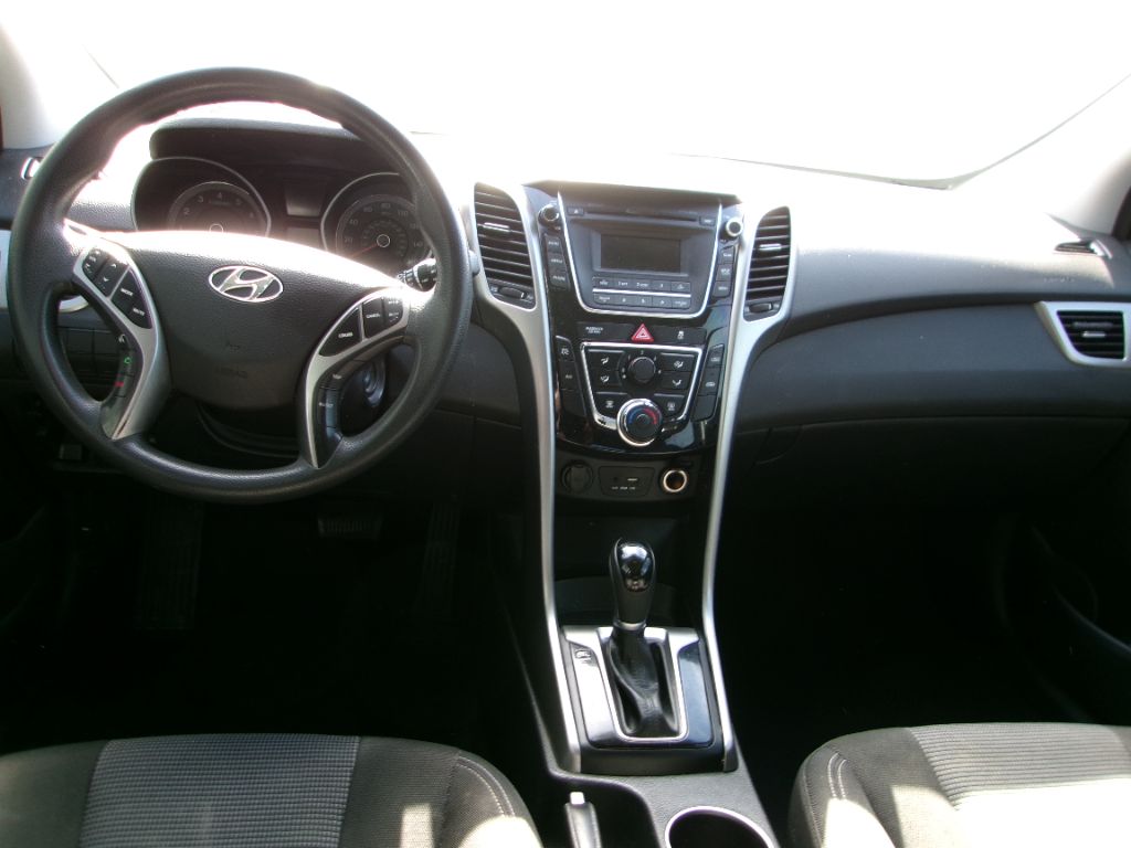2017 Hyundai Elantra - $8,999